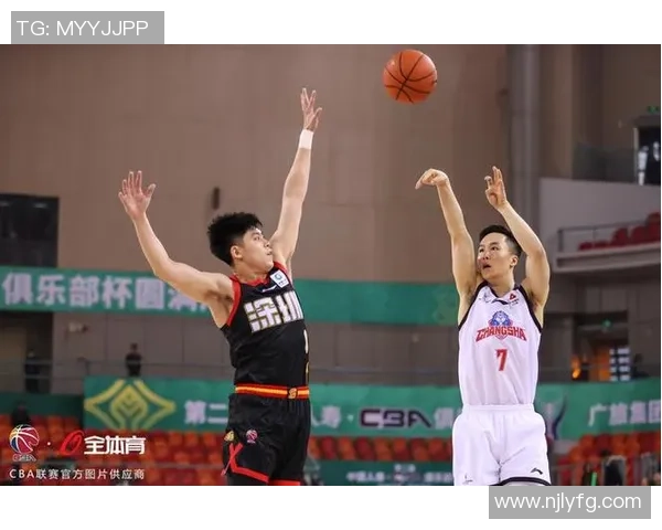 2019年CBA半决赛广东队与深圳队第三场精彩对决回顾