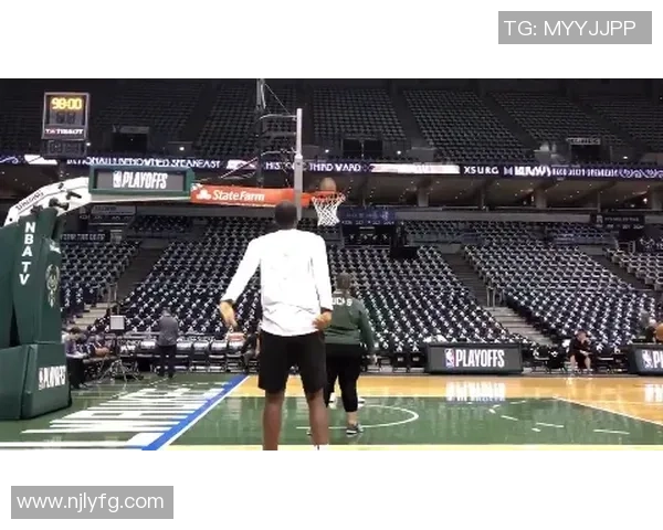 火力全开！火箭队新战术建功：3巨子招引包夹，激活外线射手群